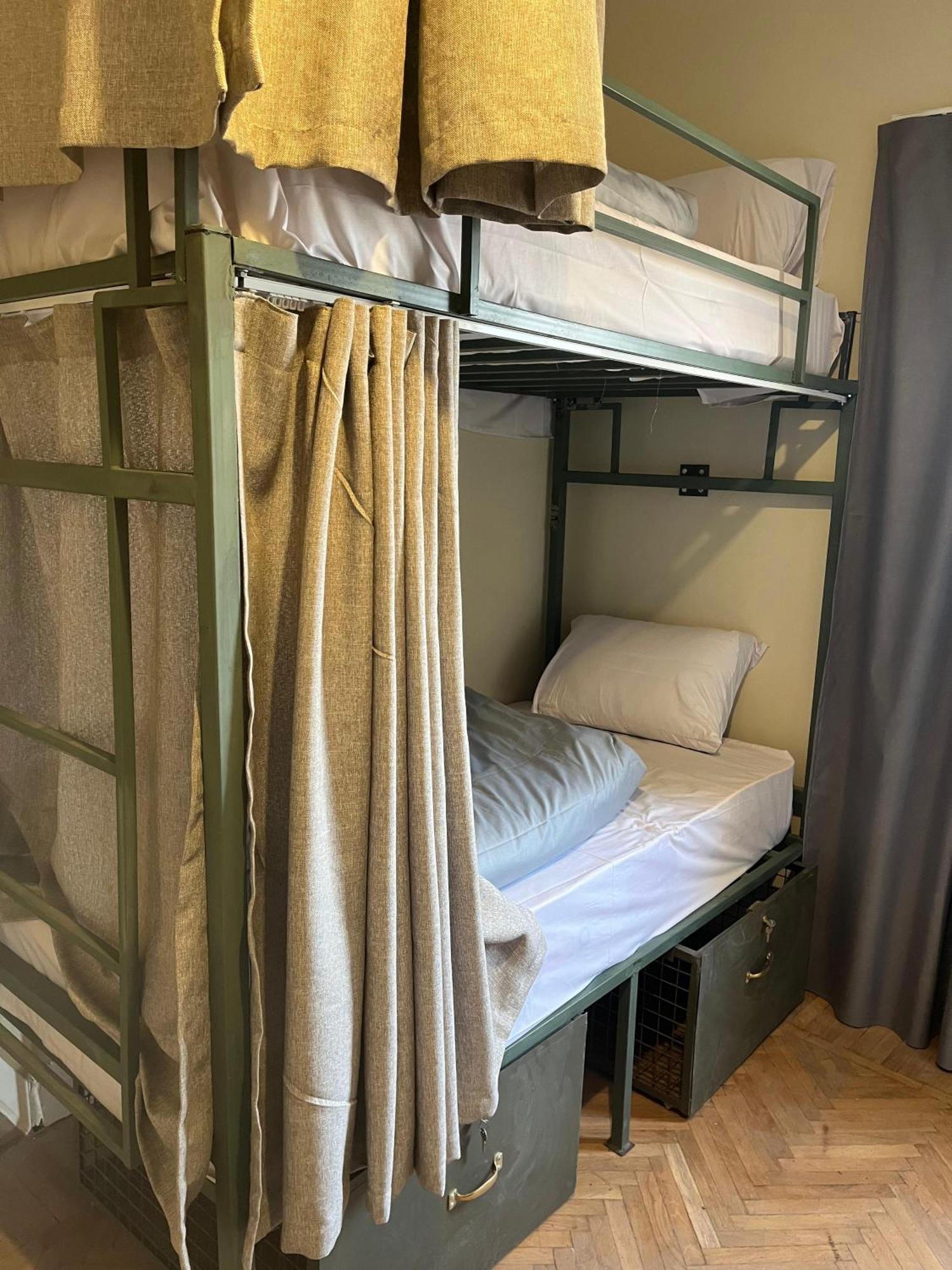 Green Hostel Albergue